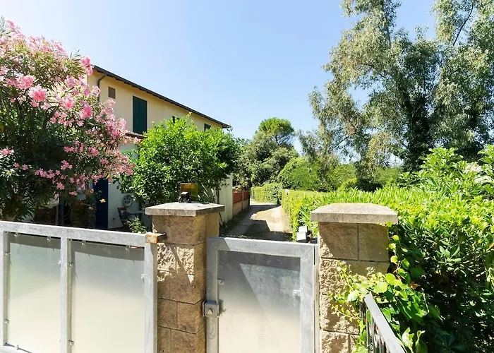 Quercianella Relax in Villa with Patio&Garden